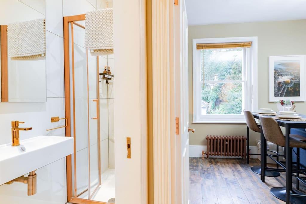 Stunning Boutique Flat In Central Location - Beatrice Bath Exterior foto